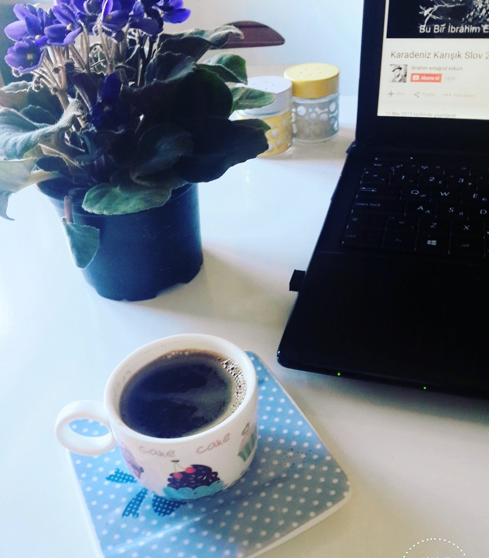 remziye_akca's tweet photo. Güzel bir günden herkese SELAMLAR 🙋 
Hayırlı CUMALAR 💚 🙇 https://t.co/sRhyOTFvzk
