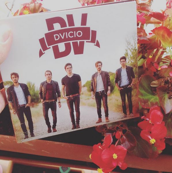 createastyle's tweet photo. ¿Quieres el disco firmado? ¡Atent@ a https://t.co/YIYIISj0oR! 😍🎶 Mil gracias @SonyMusicSpain #CreateaStyleconDvicio https://t.co/dLaaPj80X9
