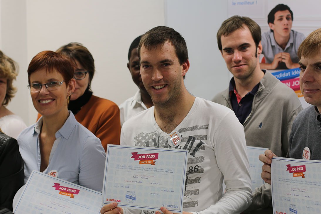 randstad_france's tweet photo. #igetajob #LeMans : les nombreux candidats affichent  leur satisfaction &amp; leur motivation, tous prêts à l'emploi ! https://t.co/ehJOa2xsp1