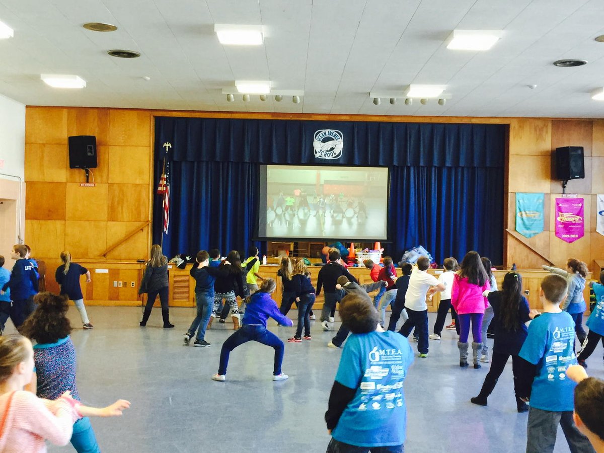 MrAbbotPE's tweet photo. Watch OAS whip! Watch OAS nae nae!  The whole 3rd grade doing an exercise routine to "watch me!" #MTPSPride https://t.co/iZtlofBf5I