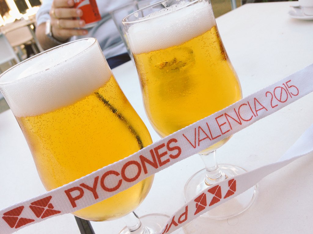 zuriich92's tweet photo. Entrenando para las #pybirras con @tor_p2 en la #PyConES15 🍻 @PaterJD @DanielDomeneL #Carlicos https://t.co/vFSnyetfkD