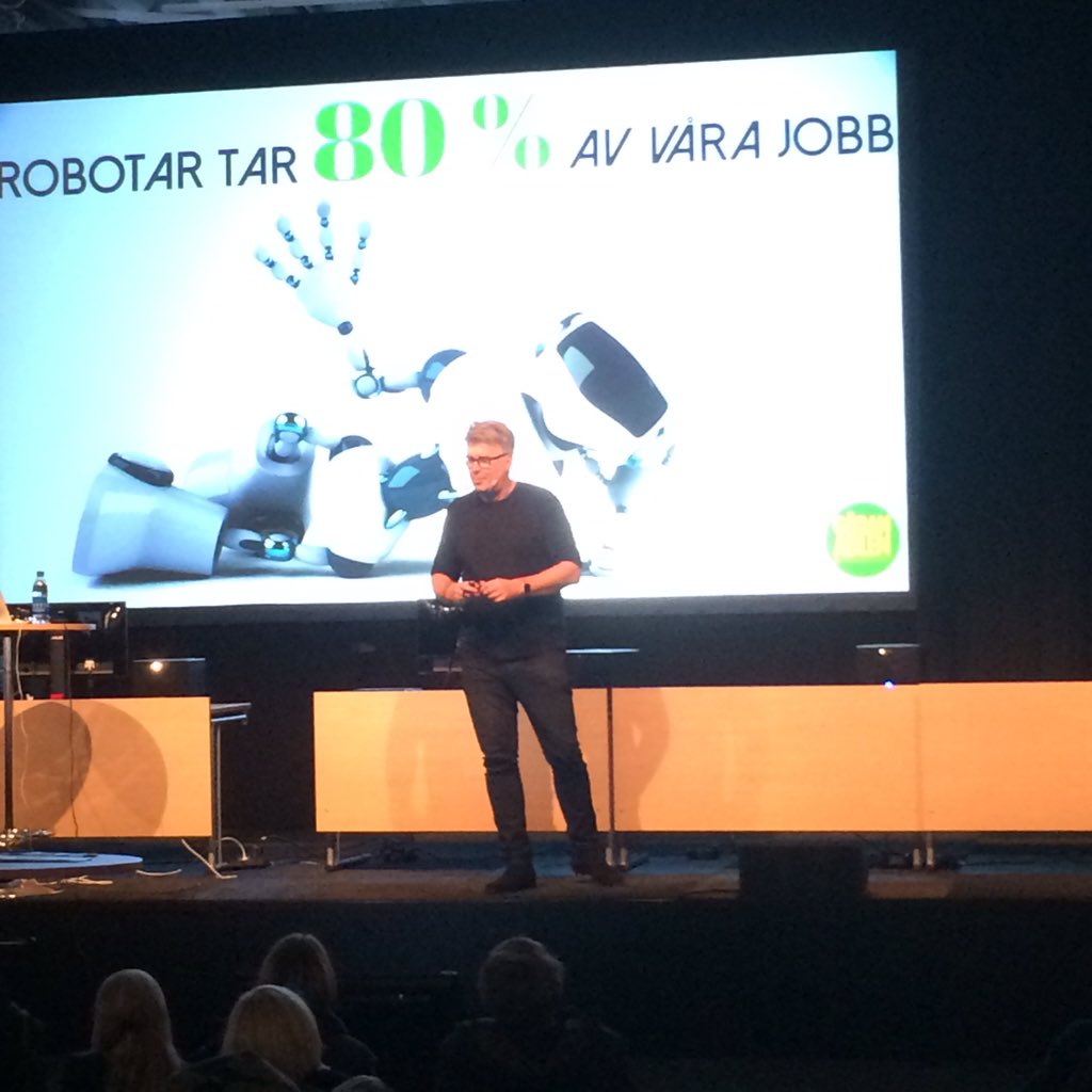 ANithander's tweet photo. Höjdpunkten på dagen - Göran Adlén. #konventframtid. Inom 20 år sköts våra jobb av robotar. Hmmm ok? https://t.co/ns6oaq8b6T