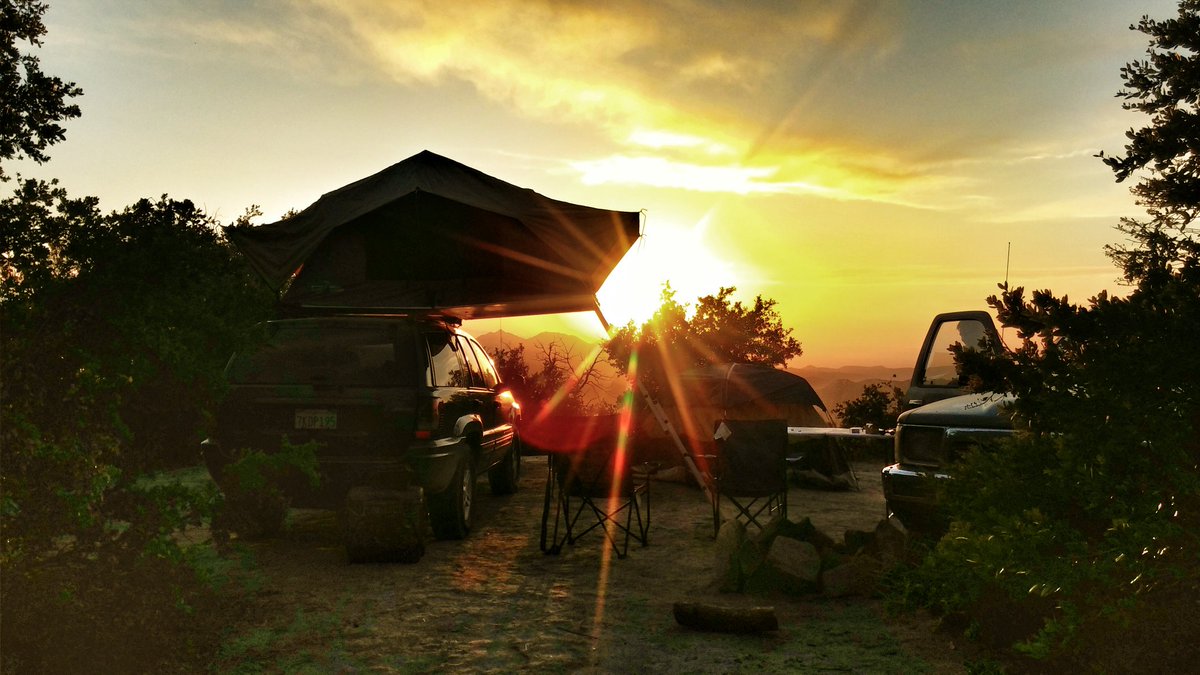 HKOffroad's tweet photo. #sunset #onlyinajeep https://t.co/kPAwn7DpLY
