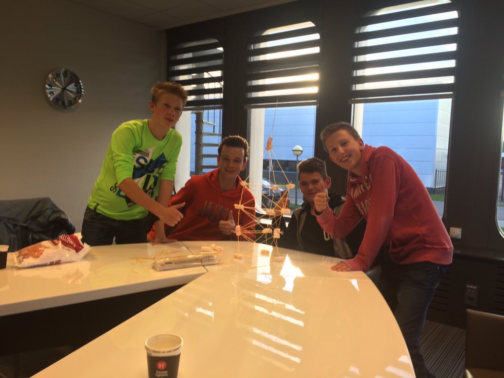 ReefInfra's tweet photo. Enthousiaste leerlingen van @TwentsCarmelCol #Oldenzaal op bezoek #praktijk #creatiefbezig https://t.co/2CymlCNzpo