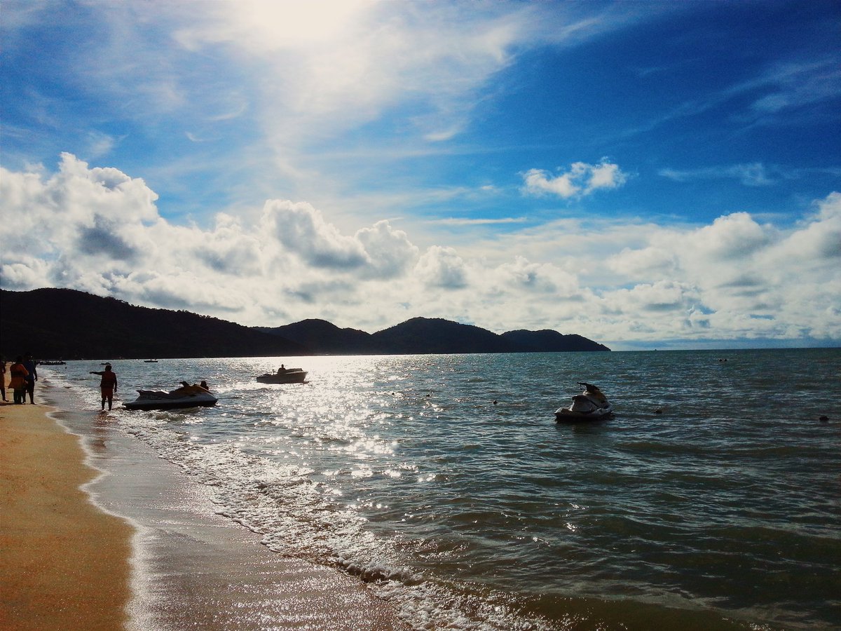 adisamsuri_'s tweet photo. @backpackingMY sometimes the best view just sit in your backyard. #bppenang #bpvalues #bpcontest https://t.co/IDqLo9mwkl