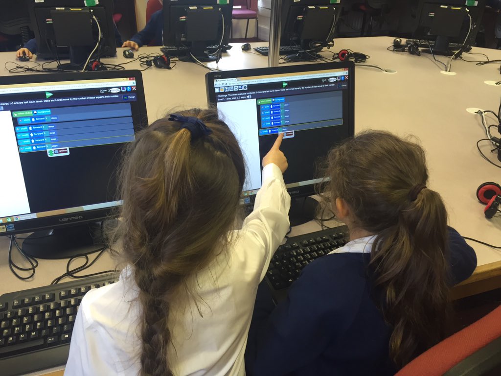 NDS_COMPUTING's tweet image. #y3 love #coding the snail race @purpleMash #funwithcoding #Girlscancode #collaboration #Computing @2SimpleSoftware