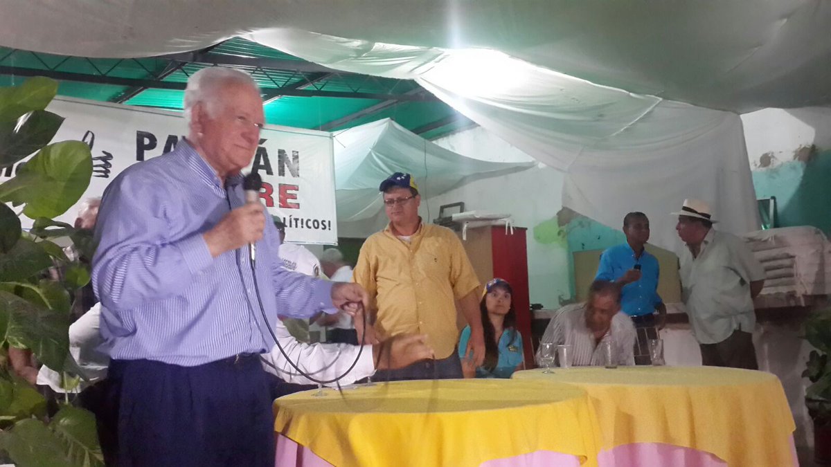 copei_trujillo's tweet photo. #19N #Monay #Pampan @efernandezve n Asamblea respaldo candidatura #Unidad @Manuelaguilarpa @Candresgonzalez Vota #6D https://t.co/L2eUgpuK0j