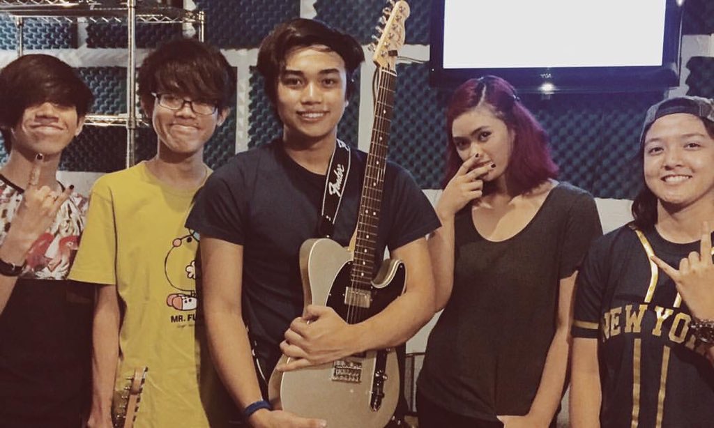 lexgask's tweet photo. ready for tomorrow!!!!!! #teamcoldlight @coldlightband https://t.co/dKNYraA6Io