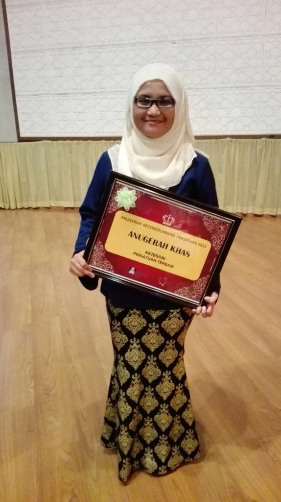 Official_PhySA's tweet photo. Tulang segala tulang dalam persatuan. Walaupun garang tapi baik orangnya. Single lagi 😏 #PhySA #PhysicsTrigger https://t.co/jQG8SbmI0N