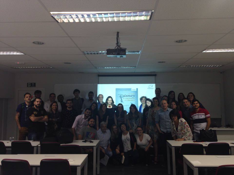 AcademiaArtplan's tweet photo. Ontem foi dia de @Disney na @AcademiaArtplan e o time do @afadiga estava lá em peso. https://t.co/IXCRWOJZCw