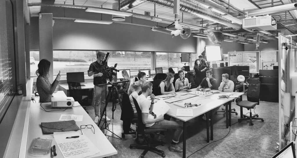 KWelschemeyer's tweet photo. I dag er filmdagen på UiS.
#byutvikling
#urbandesign
#universitetetistavanger https://t.co/aUcV3f1v2w