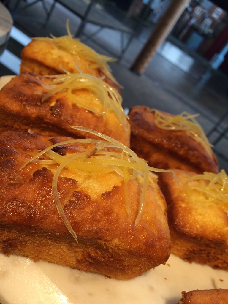 nationale7lyon's tweet photo. The ultimate lemon cake. @altrinchammkt #lowermarket https://t.co/UzWsDv19Sv