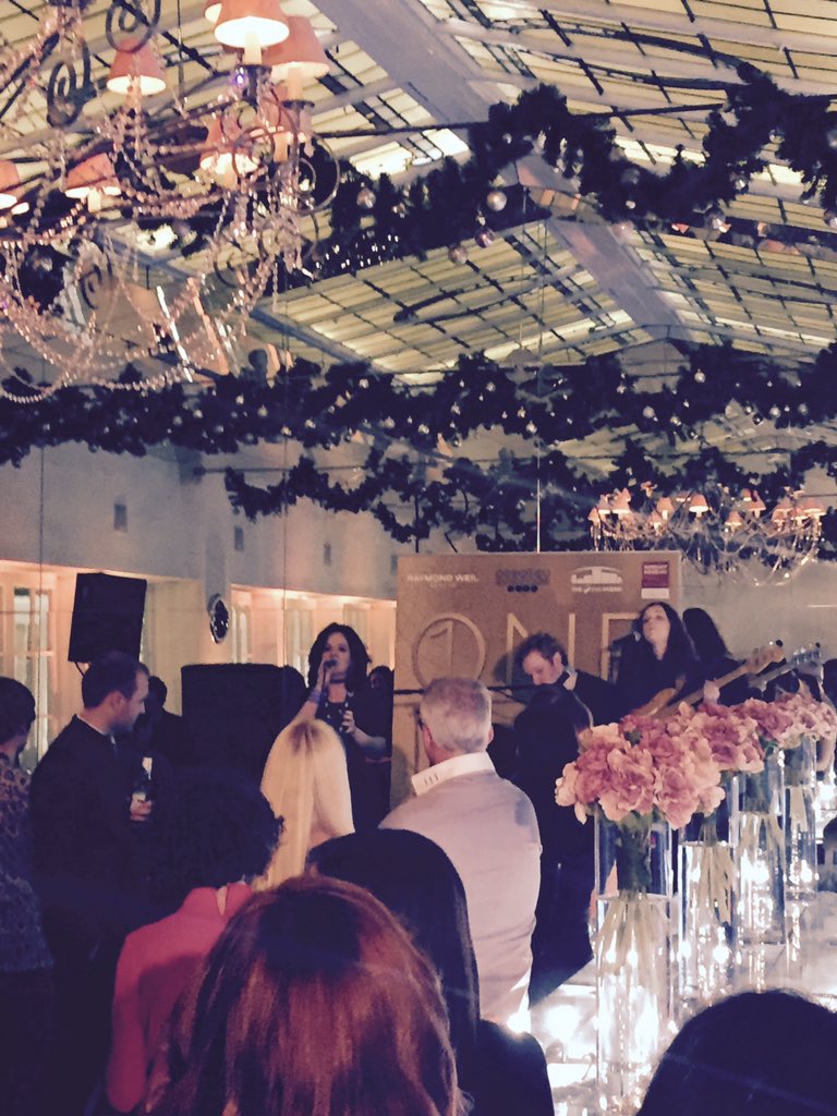 CSLiveGlasgow's tweet photo. A fun time was had for  #CapitalOneToWatch with @ROXJewellery @ScottishHydro @NRScot &amp; @raymondweil https://t.co/tN5Z4WJYPI