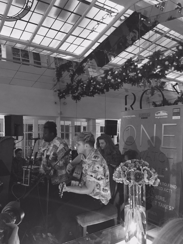 CSLiveGlasgow's tweet photo. A fun time was had for  #CapitalOneToWatch with @ROXJewellery @ScottishHydro @NRScot &amp; @raymondweil https://t.co/tN5Z4WJYPI