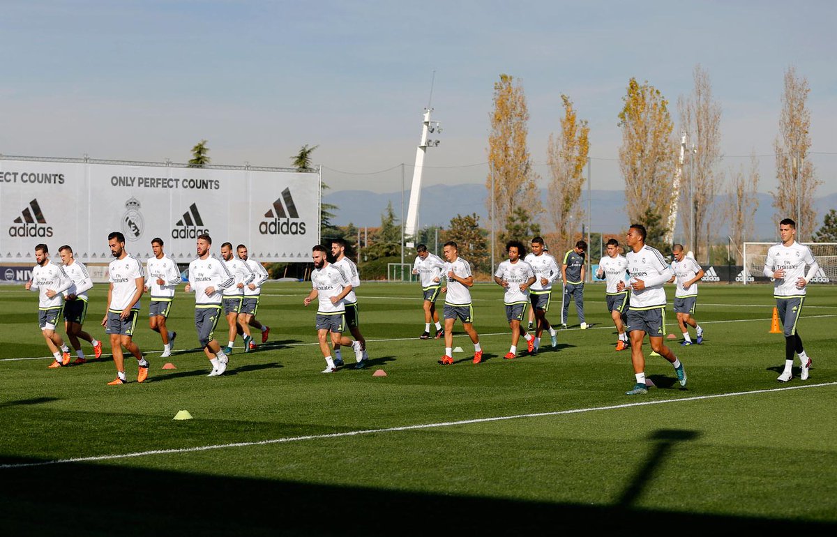realmadridindo1's tweet photo. Latihan Terakhir menjelang El Clásico #HalaMadrid . https://t.co/HSch73g3Nt