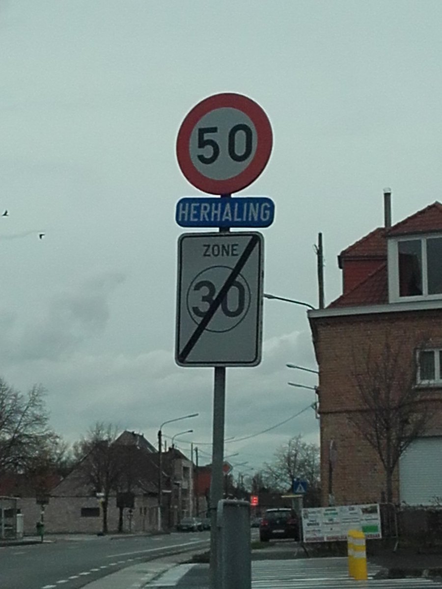 MeireTom's tweet photo. Quizvraag: hoe snel mocht ik hier rijden? #30? #50? #dtv https://t.co/f0H70XVgDF