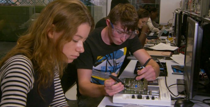 Educ_Technology's tweet photo. UK needs a million more #engineers by 2020 @SheffUniEng #edtechchat #STEM https://t.co/QzW1J80bjI https://t.co/svC4sXFTXM