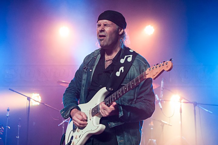 sonographica's tweet photo. Fotos y crónica del concierto de @vargasbluesband el pasado sábado en el @aguerecultural: https://t.co/YgGFEqHNdY https://t.co/LQNODVFG8R