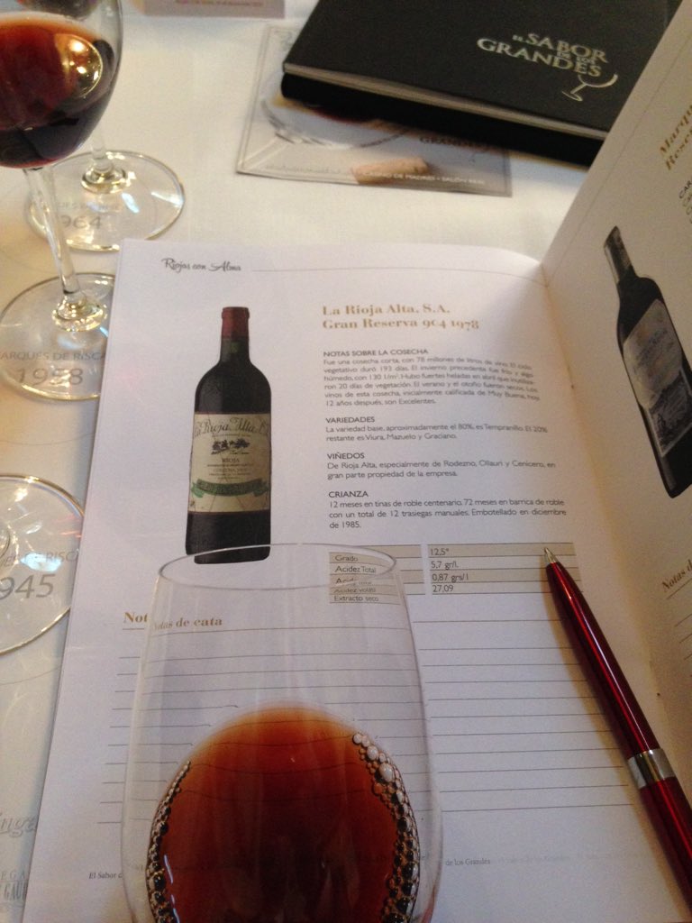 Carlosguiapenin's tweet photo. Cata riojas con alma @RiojaWine @guiapenin. @LaRiojaAltaSA 904 1978. Directo, expresivo, largo y muy sedoso. 96 ptos https://t.co/MEDsot5bnA