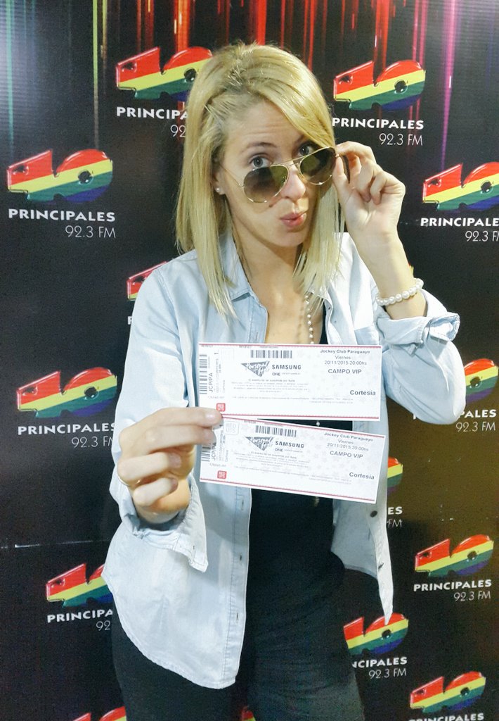 los40Paraguay's tweet image. RT! y #enfestate con @pitbull la 92.3 te hace el aguante para que hoy estes presente! @personalpy @gisecassettai