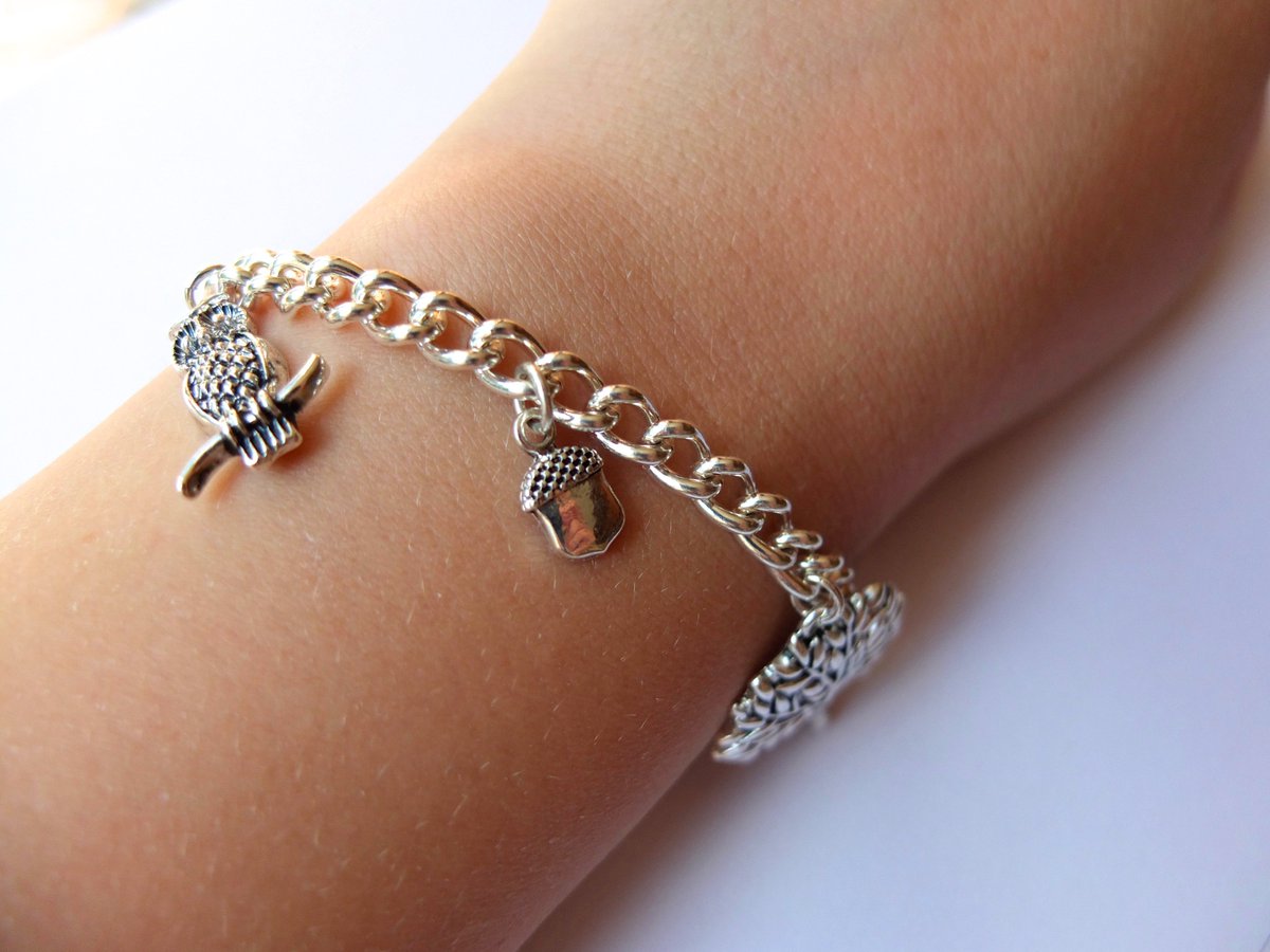 Lemon_Pip's tweet photo. The Alice in Wonderland Charm Bracelet has sold out! https://t.co/wG1WjSDmFx https://t.co/zQbyXEhhTH
