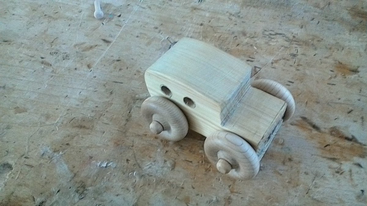 MrH_Belper's tweet photo. Some excellent mini toy cars from Year 10 #creating #playsam @playsamdesign https://t.co/wE2HQEMkgN