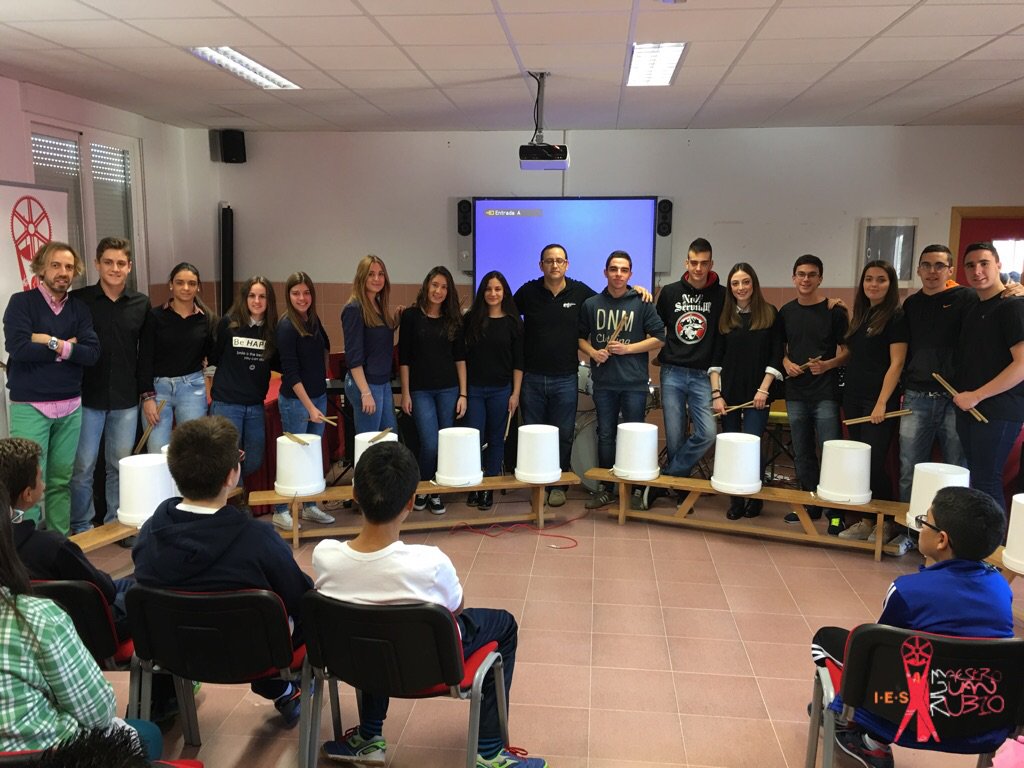 musicajuanrubio's tweet photo. La Blondies Band vuelve. Día de los Derechos del Niño. Viva la música.#nosimportalamusica #creabandasonora@CBS3_0 https://t.co/ZNRYboQbqM