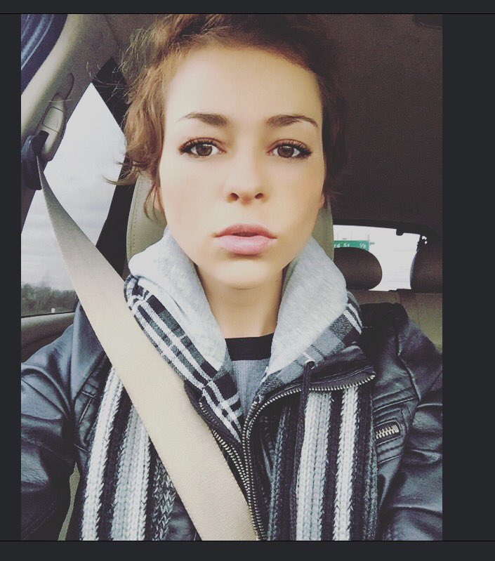 cadygroves's tweet photo. Guys I just tried my first fish gape pose did I do it right? #keepmerelevant https://t.co/GHnjYim9eR