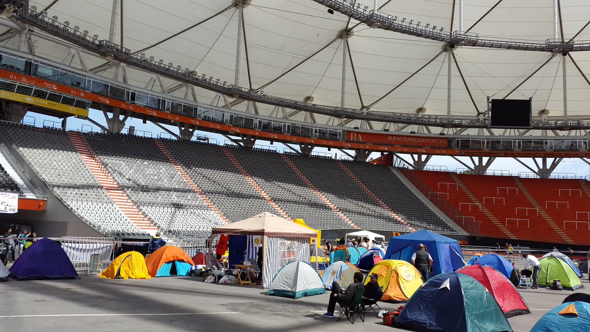 DeportesMLP's tweet photo. Promesa cumplida. Se esta corriendo en el Estadio Unico La ultra 24 hs https://t.co/494hrxEC1o