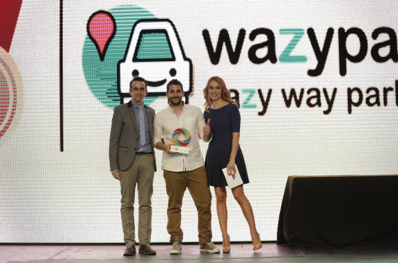 FICOD's tweet photo. #FICOD15 premia a la aplicación @wazypark como mejor startup española en #Inspirational15 https://t.co/7ROIv7bMgs https://t.co/WzwoJtFq1Z