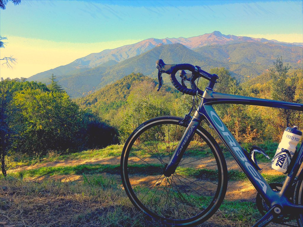 IsaacRiera91's tweet photo. #Pretemporada sobre rodes! 

#bike #roadbike #montseny #coreevo #226ers #feedyourdreams #neverlookbehind https://t.co/pZaXQay0Ap