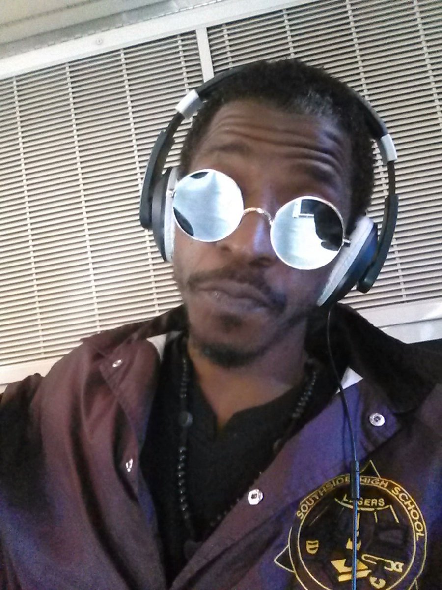 NicholasKhobb's tweet image. (Thumbs-up) #apolloproject #wifinow #applications #OreoColorfilled #CashSet