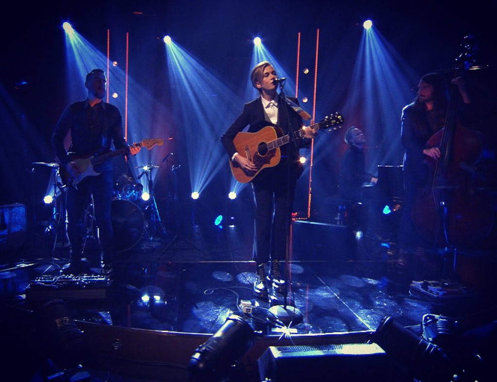 SKAVLAN (@skavlanofficial) on Twitter photo Fantastiska <a href="/AnnaTernheim/">Anna Ternheim</a> står på scenen i kvällens #Skavlan och sjunger "Caroline". SVT1 21.00 NRK1 21.25! Fantastiska <a href="/AnnaTernheim/">Anna Ternheim</a> står på scenen i kvällens #Skavlan och sjunger "Caroline". SVT1 21.00 NRK1 21.25!