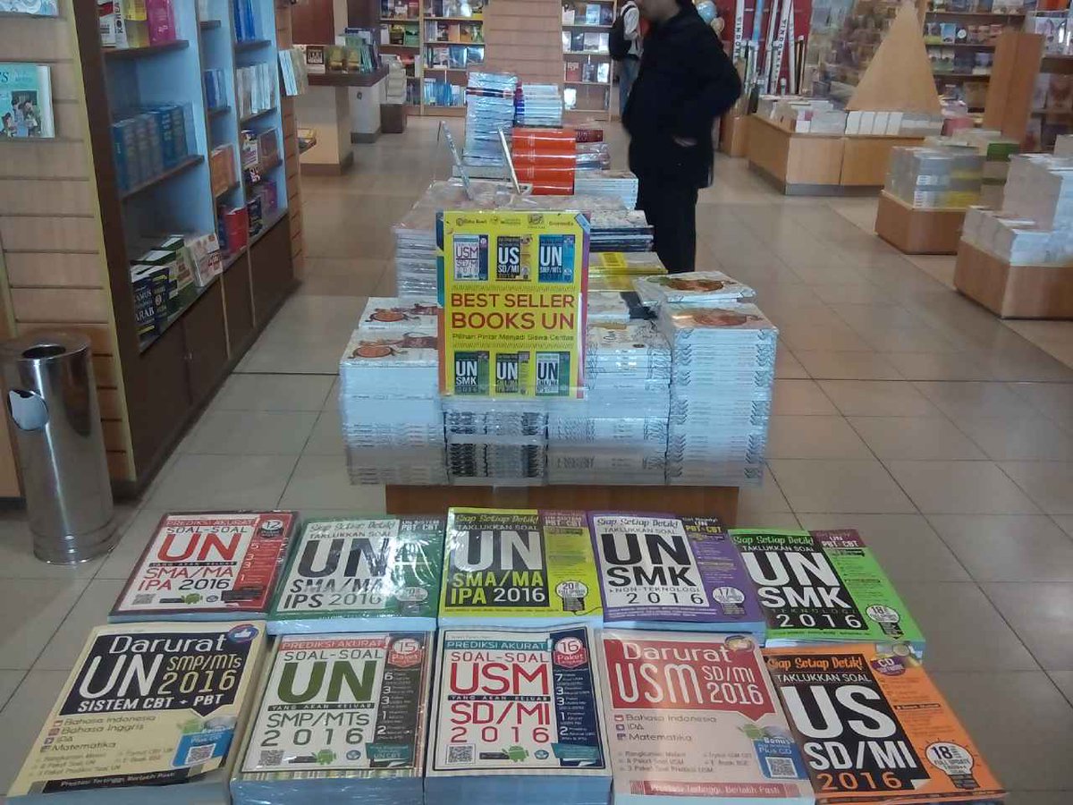 rediherm's tweet photo. BEST SELLER BOOKS UN SMP SMA SMK US/M SD/MI 2016 @Gramedia_PIM https://t.co/HskBBWtOhf