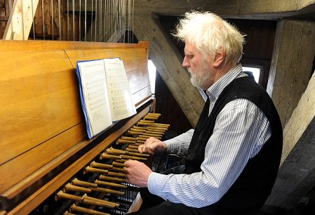 Töne für die Innenstadt: Glockenspiel der Karlskirche an allen Samstagen im #Advent bit.ly/karlskirche (mic) https://t.co/XRlvdj5aNn