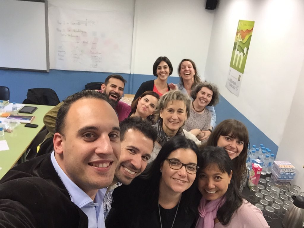 LuciaGOrtego's tweet photo. Working!! #DipBrains @elburillo @davidpl79 @Colegio_Brains @LearnEdInnovate @ManuelCross32 https://t.co/4Xc1lK7cFl