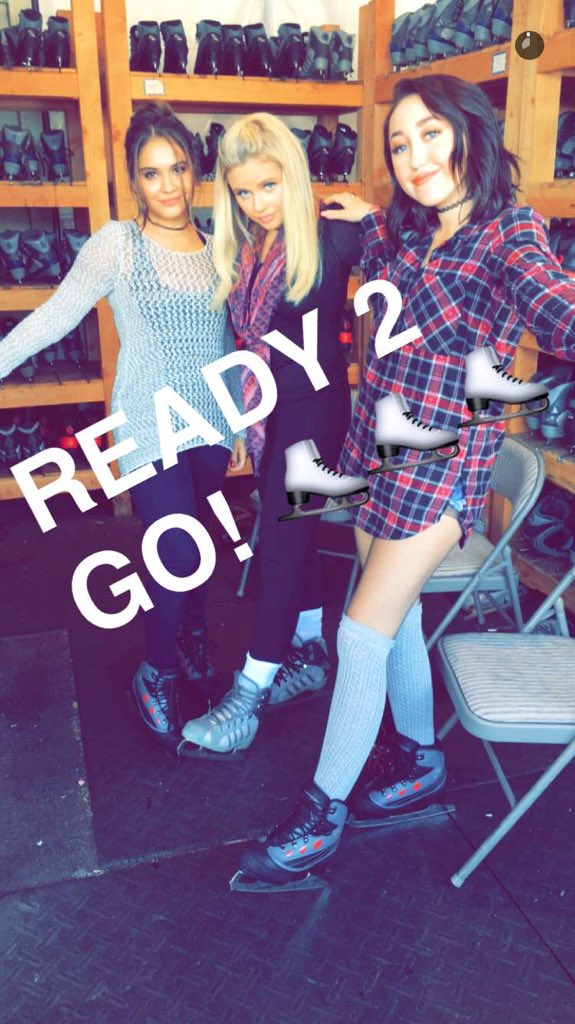 Baby_Princess_L's tweet photo. #MuddStyle @noahcyrus & friends โธ๐โ๏ธโ๏ธ๐๐ป๐ @MuddStyle #smapchat https://t.co/AW1bVnOkDR
