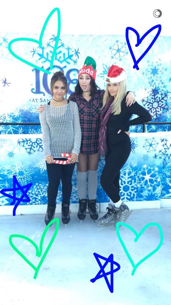 Baby_Princess_L's tweet photo. #MuddStyle @noahcyrus & friends โธ๐โ๏ธโ๏ธ๐๐ป๐ @MuddStyle #smapchat https://t.co/AW1bVnOkDR