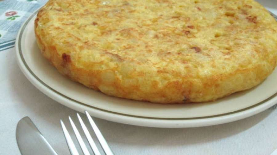 A3Noticias's tweet photo. Diez cosas que NUNCA deberías hacer a una tortilla de patatas https://t.co/c1wO7v3rWm https://t.co/chHWsQRZD0