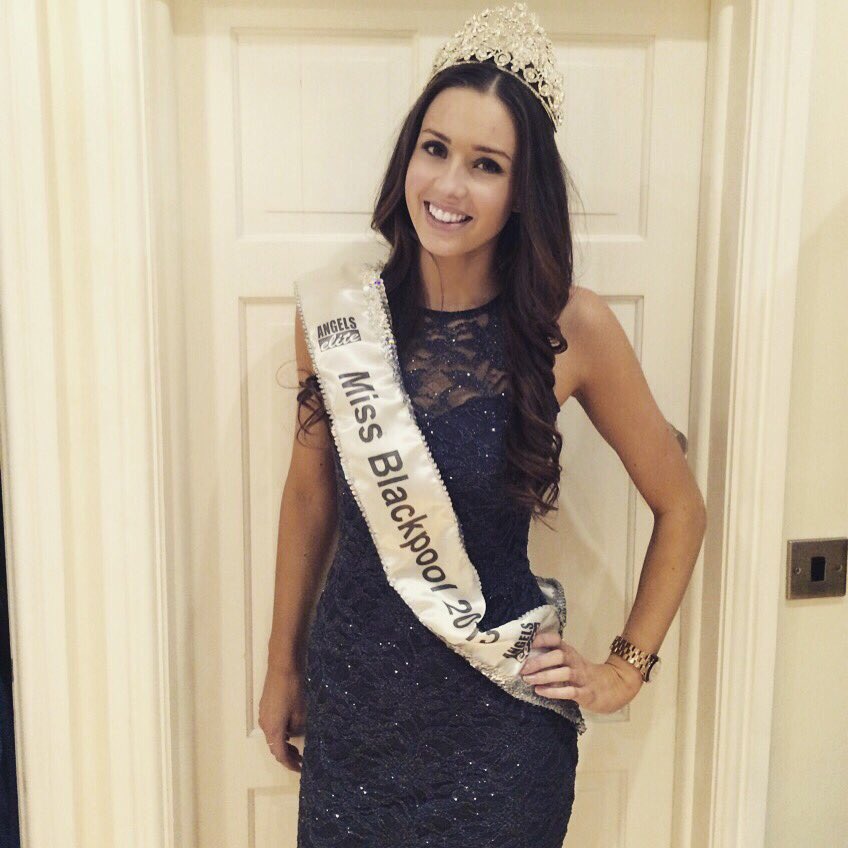JessicaBradder's tweet photo. 👸🏽last night at heroes in the community awards @965RadioWave congrats to all the inspirational winners https://t.co/kZ5q9Rv717
