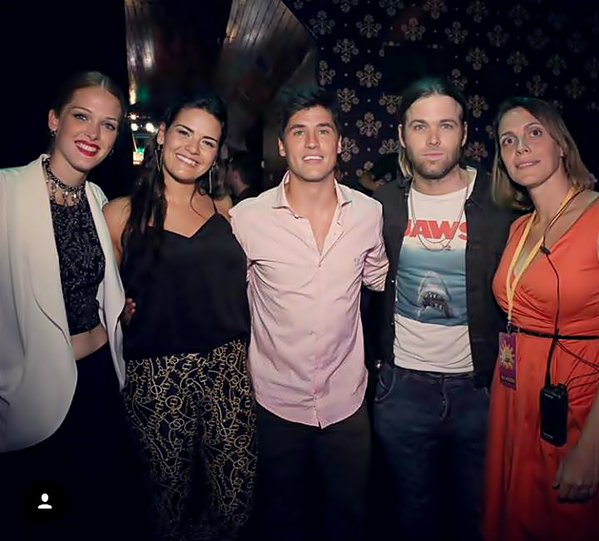 AMADEISTAS's tweet image. @FansEnVivo @coco_maggio @micavazquez @Jennumartinez Le contaron que las #Amadeistas la rompieron en #BatallaFan?💣💥👏