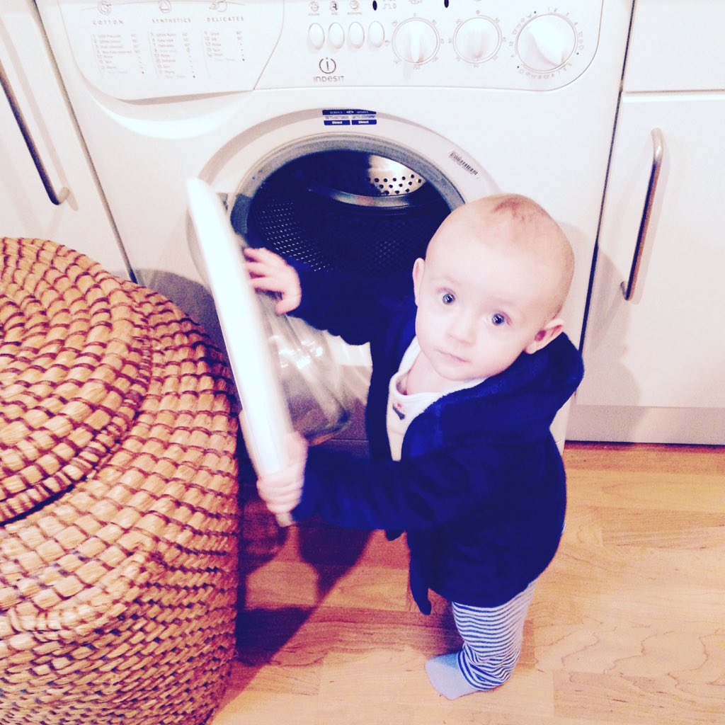 Sarahlhrsp's tweet photo. Always helping mummy ☺️ #myzac #8months https://t.co/SV2IhhVRmx
