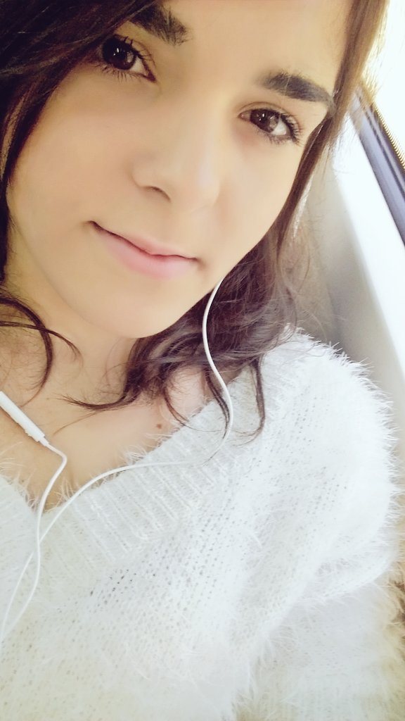 AmandaaRuizz's tweet photo. Feliz viernes...go to home 🙌😻Urda my friends https://t.co/ChpRmGLB9t