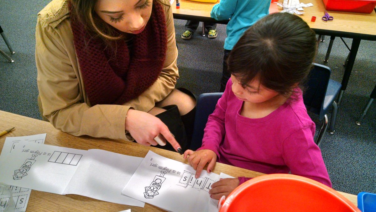 VeteransSTEM's tweet photo. Kinder Amiga Maria helps with literacy centers #WeAreWCSD #WCSDZoom https://t.co/eMrwXNIYNd