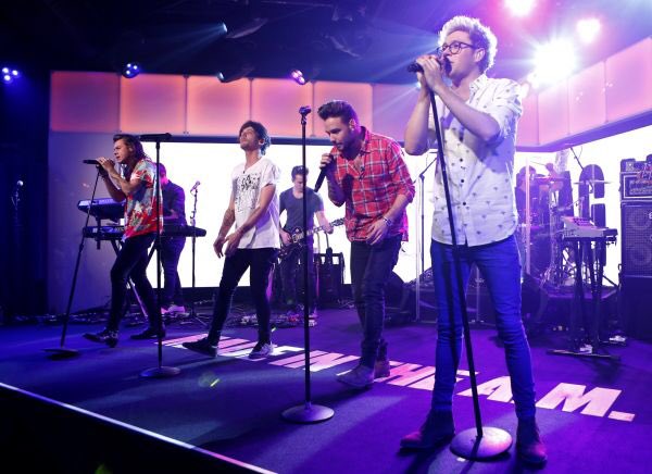 the1Dscene's tweet photo. One Direction performing on GMA - 17.11.2015 | HQ (1-4)

#MTVStars One Direction https://t.co/Xr6LBBtzOX