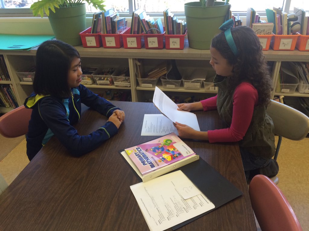 taracaiza's tweet image. @BelleShermanES Students taking ownership of their learning while practicing for student led conferences #eee