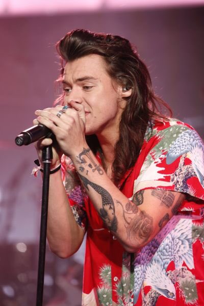 the1Dscene's tweet photo. One Direction performing on GMA - 17.11.2015 | HQ (9-12)

#MTVStars One Direction https://t.co/xagUwLnfTU