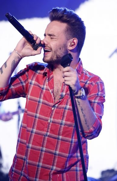 the1Dscene's tweet photo. One Direction performing on GMA - 17.11.2015 | HQ (9-12)

#MTVStars One Direction https://t.co/xagUwLnfTU