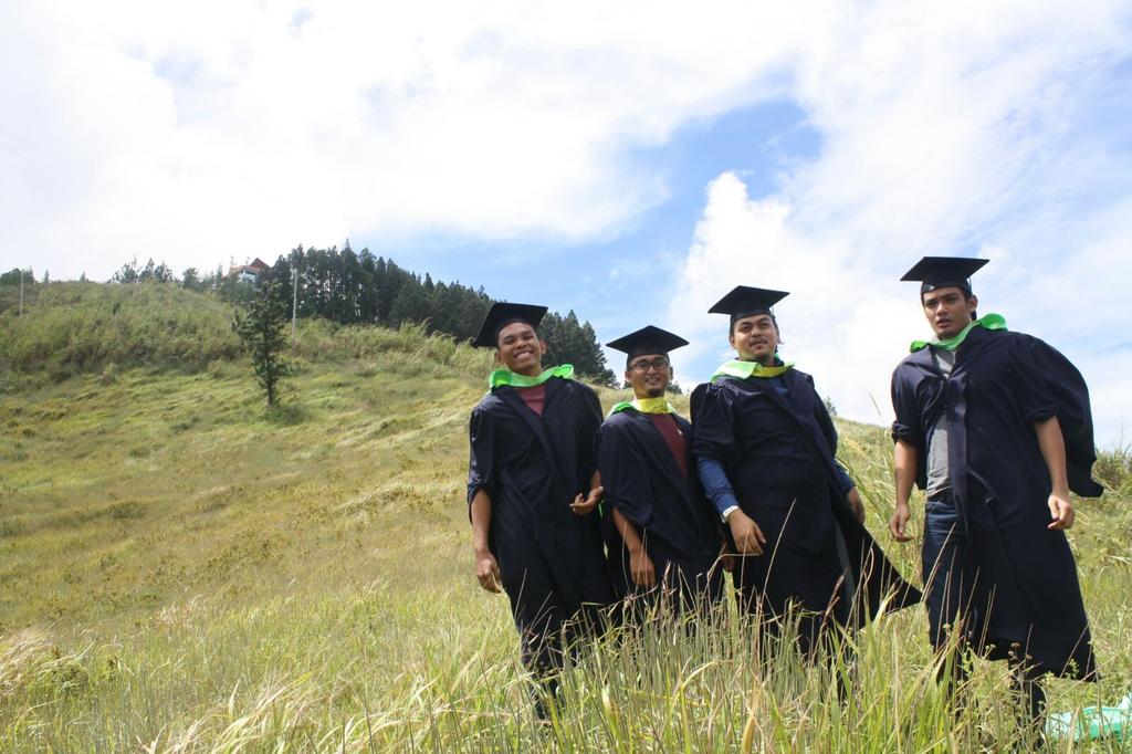 GeoClubUMS's tweet photo. Congratulations to our Geology students who will be graduating tomorrow.  All the best for your future endeavours. https://t.co/l7wSGWfjv7