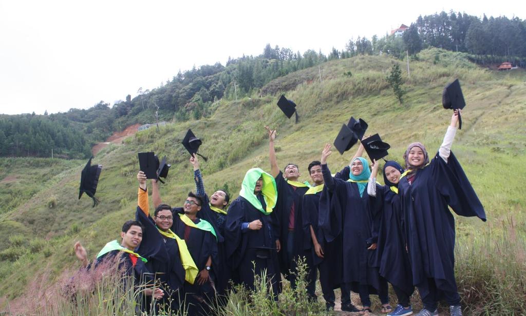 GeoClubUMS's tweet photo. Congratulations to our Geology students who will be graduating tomorrow.  All the best for your future endeavours. https://t.co/l7wSGWfjv7